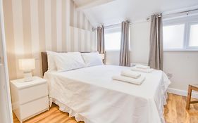 Spacious City Center 2 Bed Apartment Free Wifi